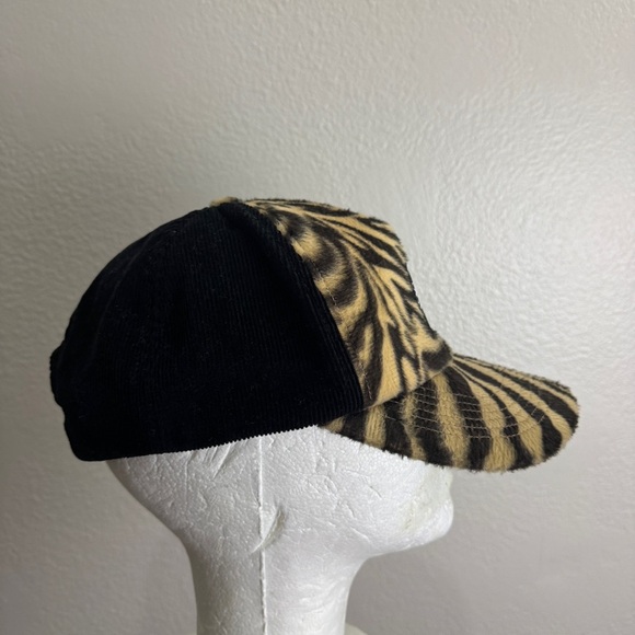 Supreme Tiger 5-Panel Black Hat OSFM - Picture 2 of 7